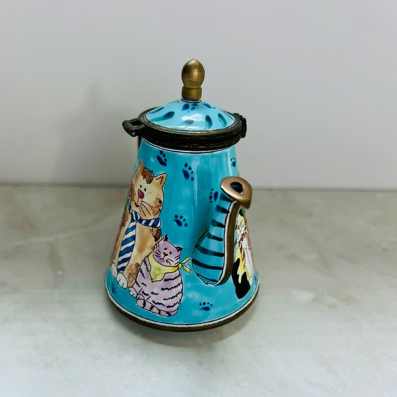 Authentic Kelvin Chen Cat Teapot No.1031 | Taiwan Cloisonné Enamel | Miniature - Picture 4 of 6